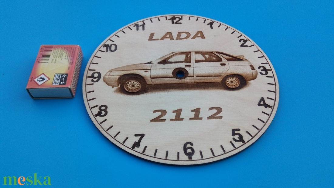LADA 2112 mintás falióra. Ajándékba: autó rajongónak, veteránosnak. - otthon & életmód - dekoráció - fali és függő dekoráció - falióra & óra - Meska.hu