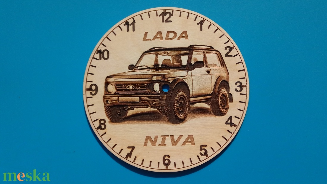 NIVA mintás falióra. Ajándékba: autó rajongónak, veteránosnak. - otthon & életmód - dekoráció - fali és függő dekoráció - falióra & óra - Meska.hu
