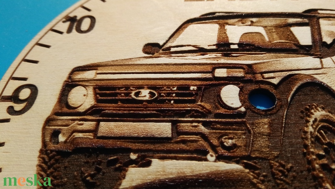 NIVA mintás falióra. Ajándékba: autó rajongónak, veteránosnak. - otthon & életmód - dekoráció - fali és függő dekoráció - falióra & óra - Meska.hu