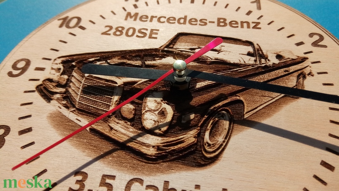 Mercedes banz 280 SE ( 3.5 Cabriolet ) mintás falióra. Ajándékba: autó rajongónak, veteránosnak. - otthon & életmód - dekoráció - fali és függő dekoráció - falióra & óra - Meska.hu