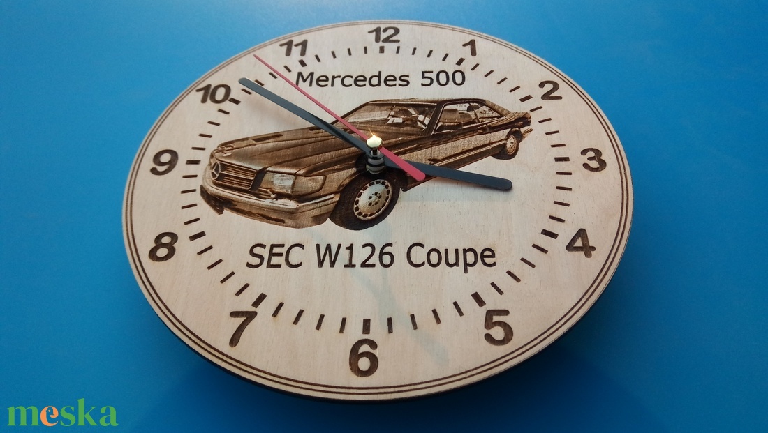 Mercedes 500 (SEC W126 Coupe) mintás falióra. Ajándékba: autó rajongónak, veteránosnak. - otthon & életmód - dekoráció - fali és függő dekoráció - falióra & óra - Meska.hu