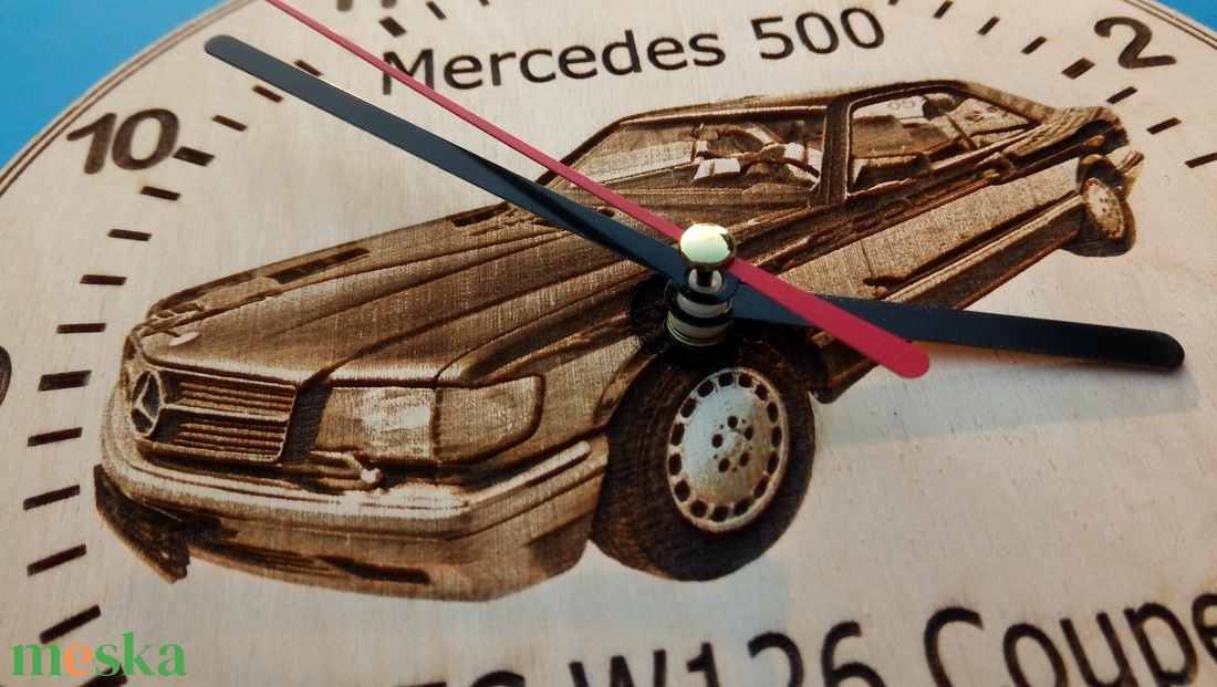Mercedes 500 (SEC W126 Coupe) mintás falióra. Ajándékba: autó rajongónak, veteránosnak. - otthon & életmód - dekoráció - fali és függő dekoráció - falióra & óra - Meska.hu
