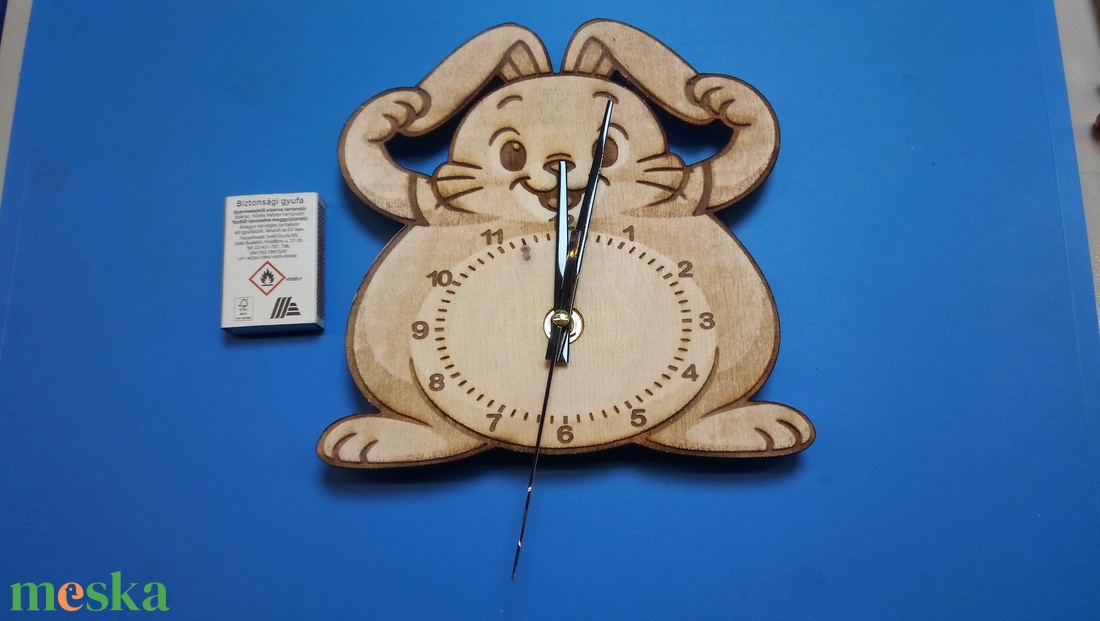 Húsvétra, húsvéti nyuszi falióra gyermeknek, gyerek szobába. - otthon & életmód - dekoráció - fali és függő dekoráció - falióra & óra - Meska.hu