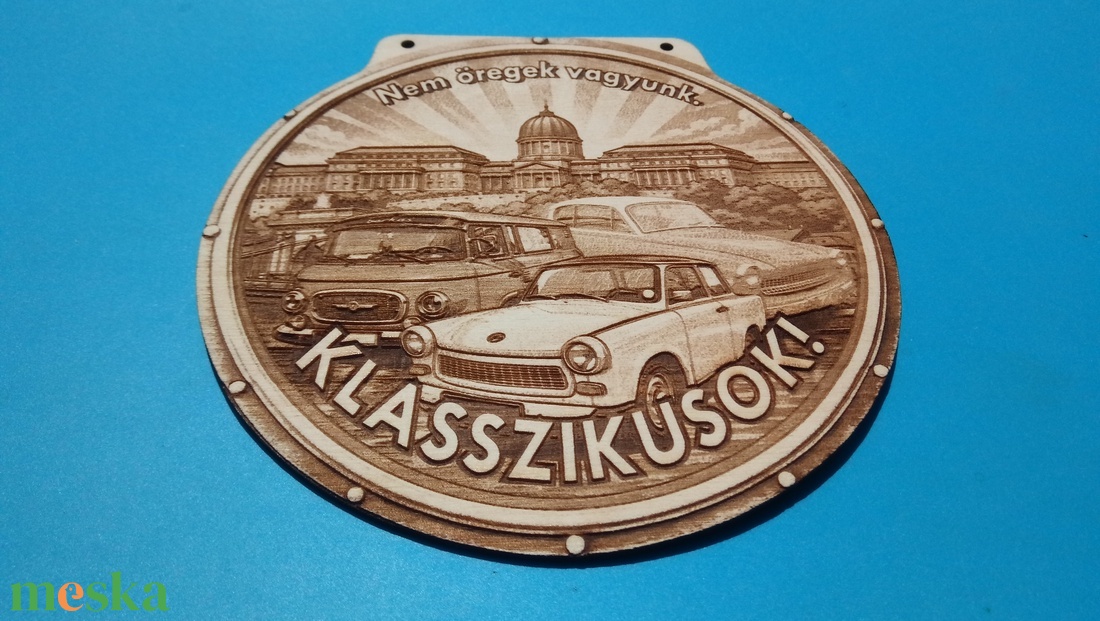 Trabant, Wartburg, Barkas. USA vastábla hangulatú gravírozott tábla, falikép, garázsba, nappaliba, műhelybe. - otthon & életmód - dekoráció - kép & falikép - fából készült kép - Meska.hu