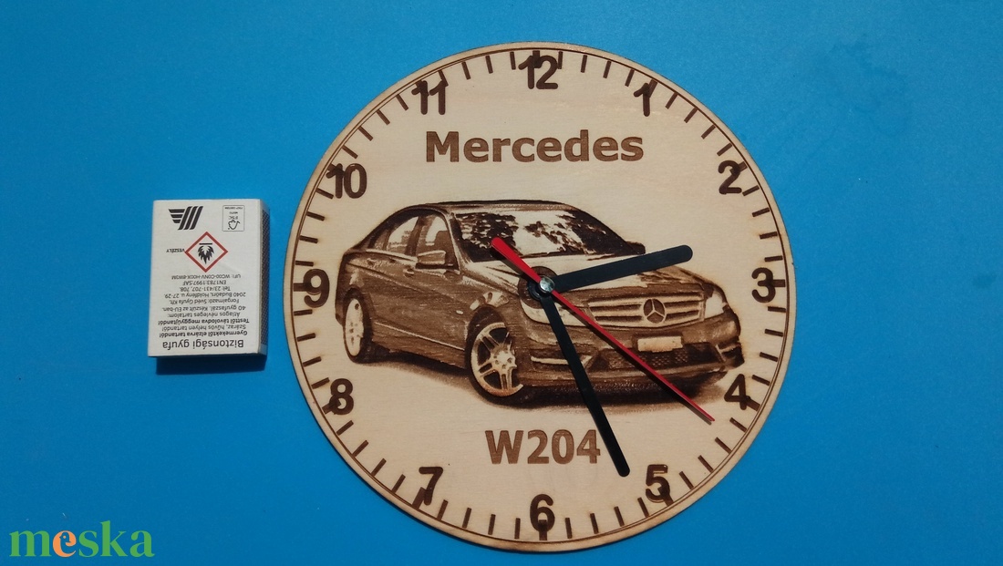 Mercedes W204 mintás falióra, Merci rajongóknak, veterán autósoknak. - otthon & életmód - dekoráció - fali és függő dekoráció - falióra & óra - Meska.hu