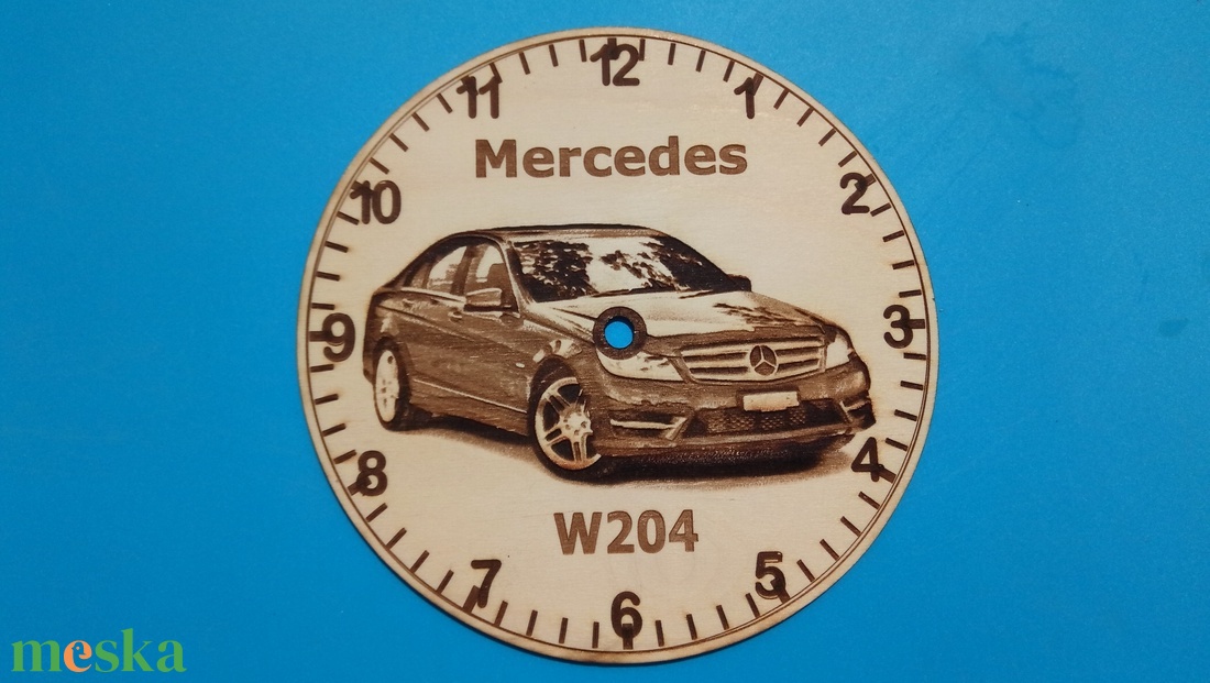 Mercedes W204 mintás falióra, Merci rajongóknak, veterán autósoknak. - otthon & életmód - dekoráció - fali és függő dekoráció - falióra & óra - Meska.hu