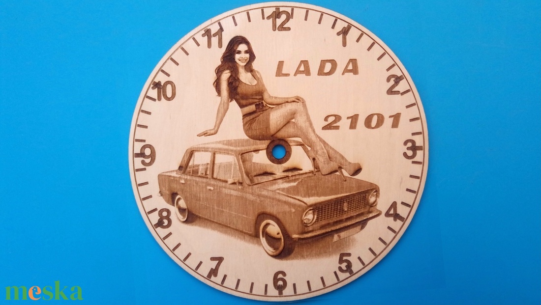 LADA 2101 mintás falióra, csajszival. Retró hangulatú kidolgozás. Ladás óra. - otthon & életmód - dekoráció - fali és függő dekoráció - falióra & óra - Meska.hu