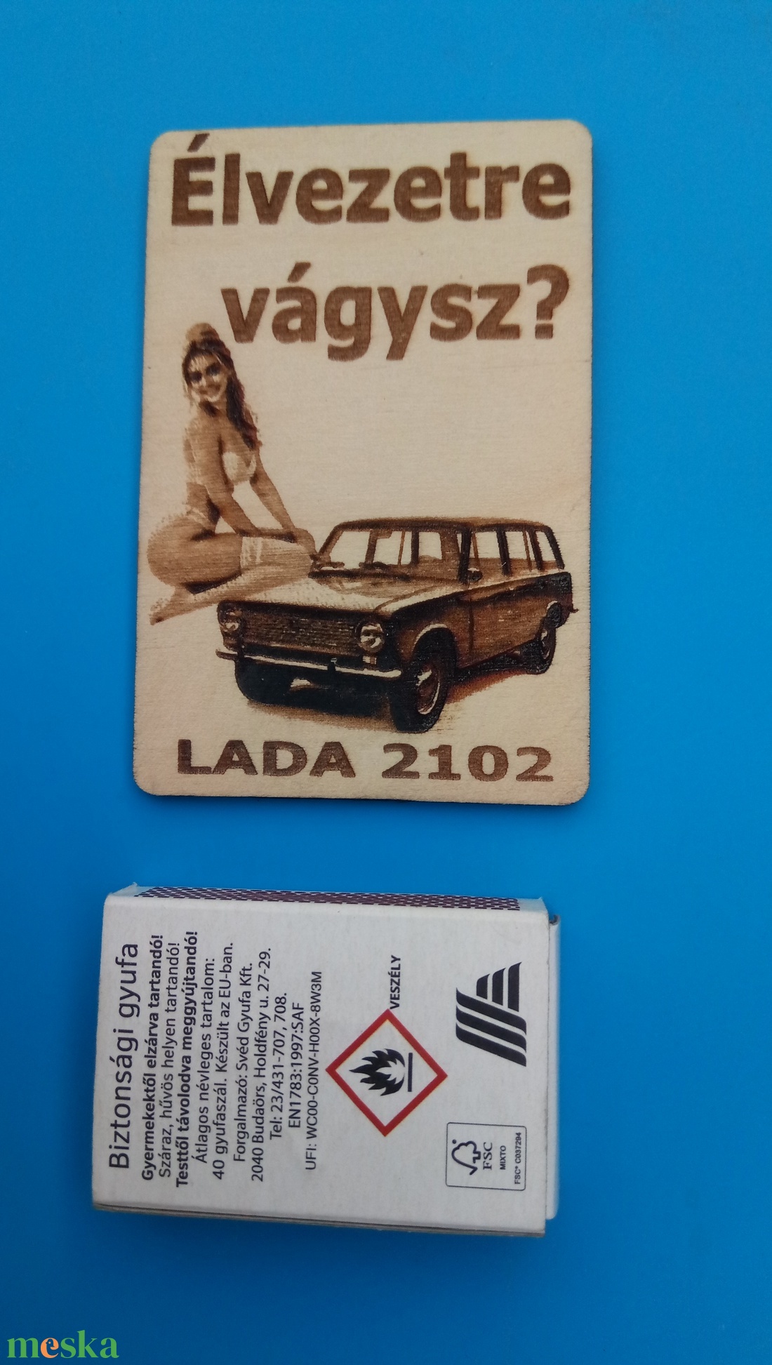 LADA 2102 hűtőmágenes. Retro stílus, 70-es évek. Élvezetre vágysz? felirattal, lánnyal. - otthon & életmód - konyhafelszerelés, tálalás - konyhai dekoráció - hűtőmágnes - Meska.hu
