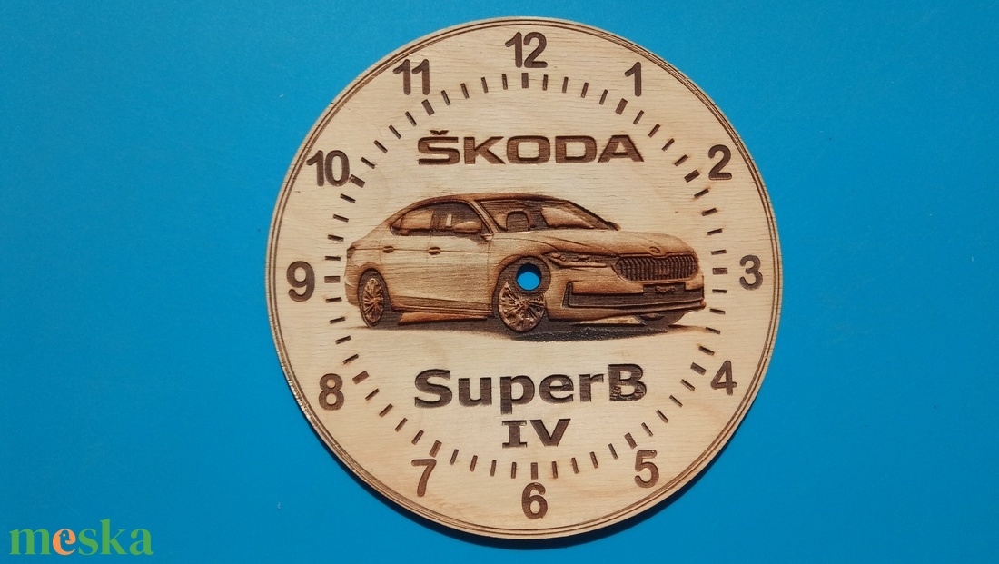 Skoda Superb IV mintás gravírozott ritka falióra. Óra, Skodásnak. 4 - otthon & életmód - dekoráció - fali és függő dekoráció - falióra & óra - Meska.hu
