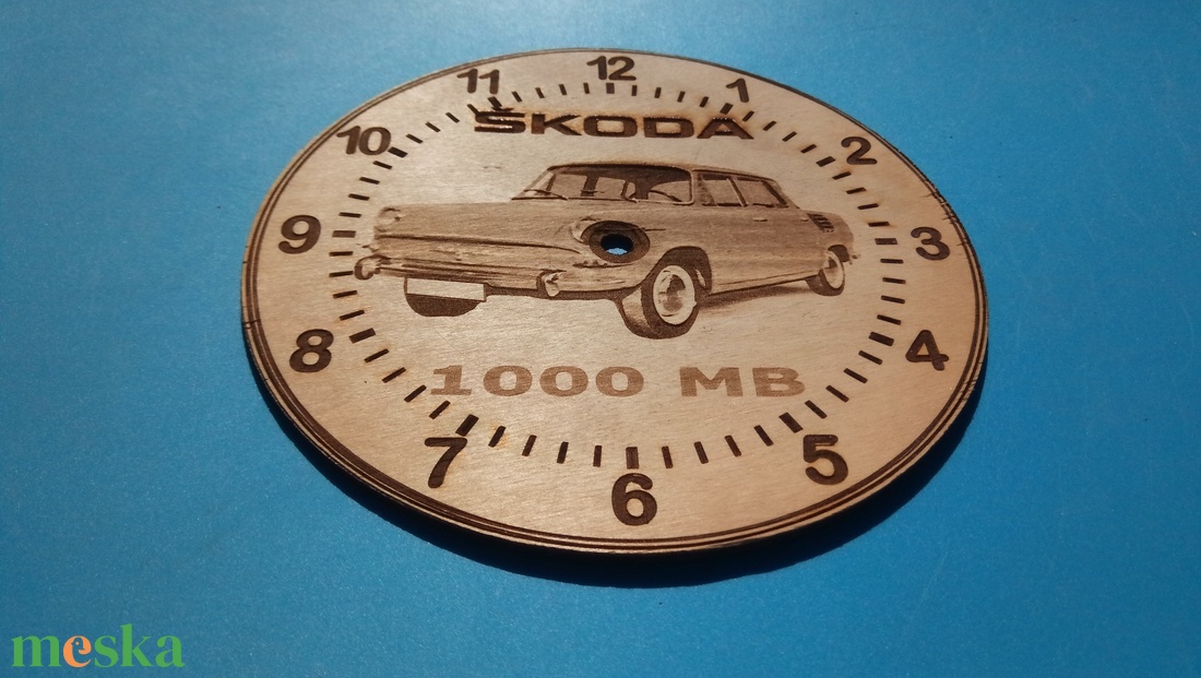 Skoda 1000MB mintás gravírozott ritka falióra. Óra, Skodásnak.  - otthon & életmód - dekoráció - fali és függő dekoráció - falióra & óra - Meska.hu