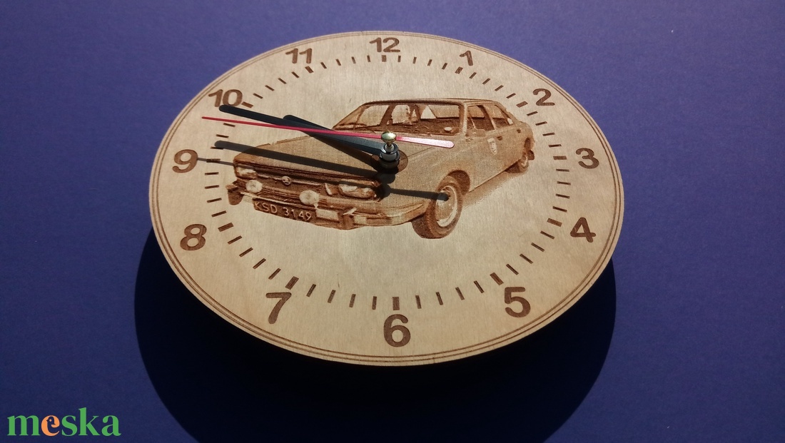 Skoda 105 mintás gravírozott ritka falióra. Óra, Skodásnak.  - otthon & életmód - dekoráció - fali és függő dekoráció - falióra & óra - Meska.hu