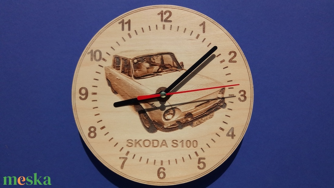 Skoda s100 mintás gravírozott ritka falióra. Óra, Skodásnak.  - otthon & életmód - dekoráció - fali és függő dekoráció - falióra & óra - Meska.hu