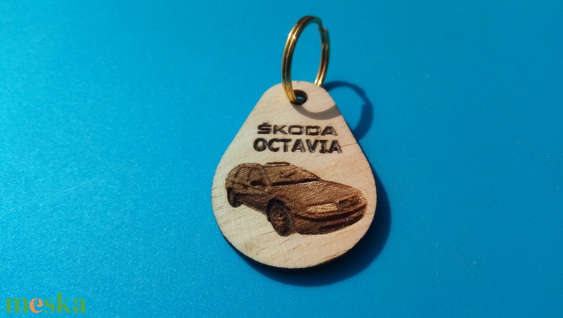 Skoda Octavia mintás kulcstartó. (zöld) - táska & tok - kulcstartó & táskadísz - kulcstartó - Meska.hu