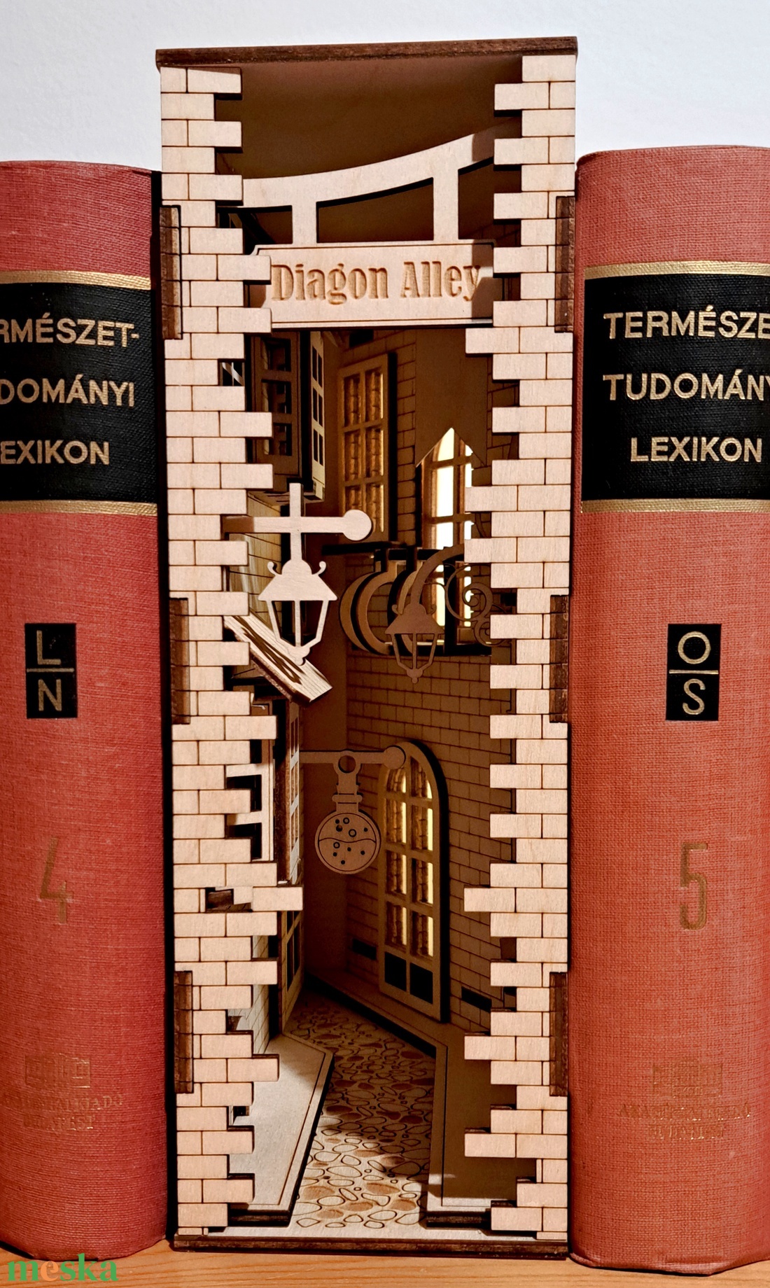 Book nook Harry Potter - otthon & életmód - dekoráció - asztal és polc dekoráció - könyvtámasz - Meska.hu