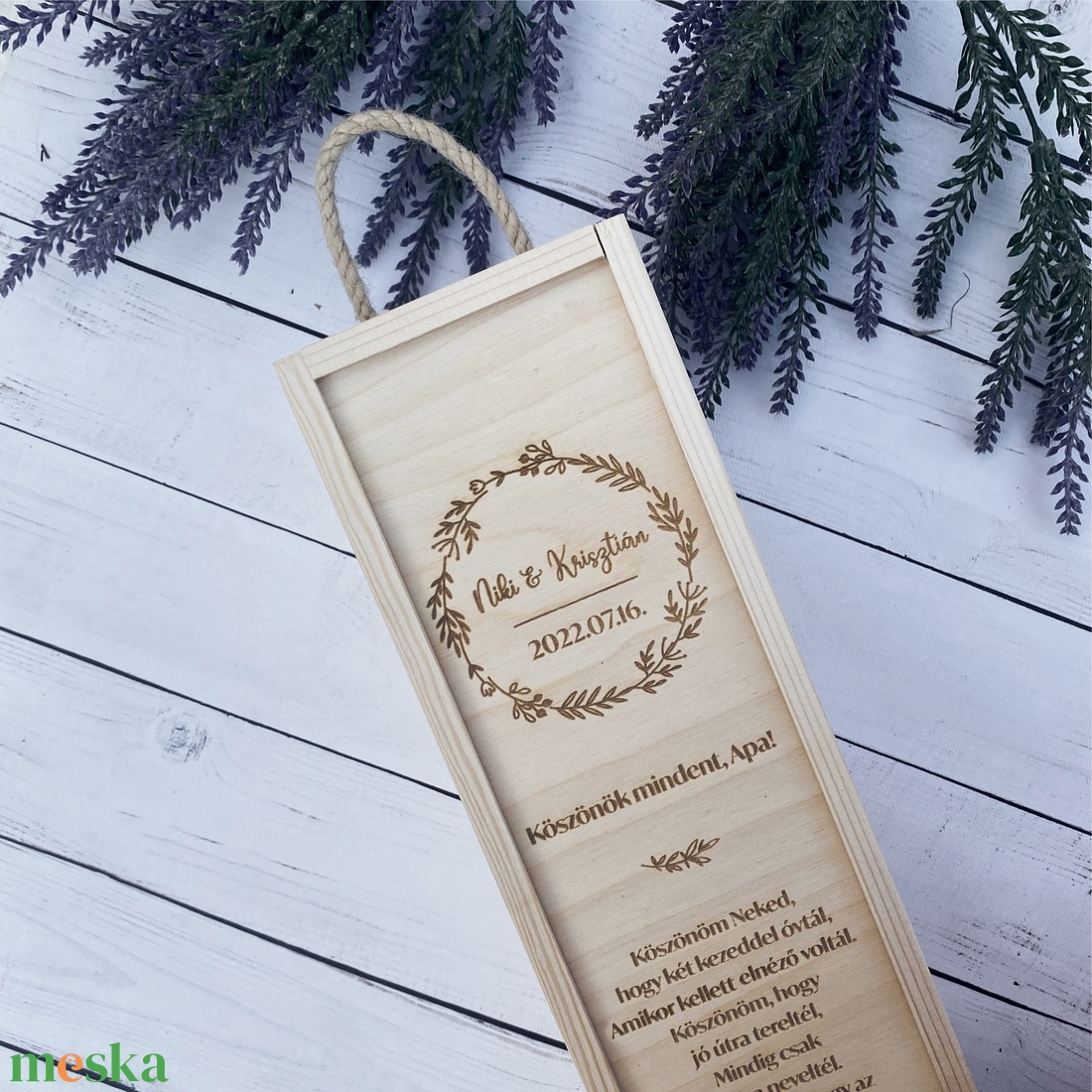 Egyedi Esküvői szülőköszöntő bortartó doboz fából koszorús - esküvő - emlék & ajándék - szülőköszöntő ajándék - Meska.hu