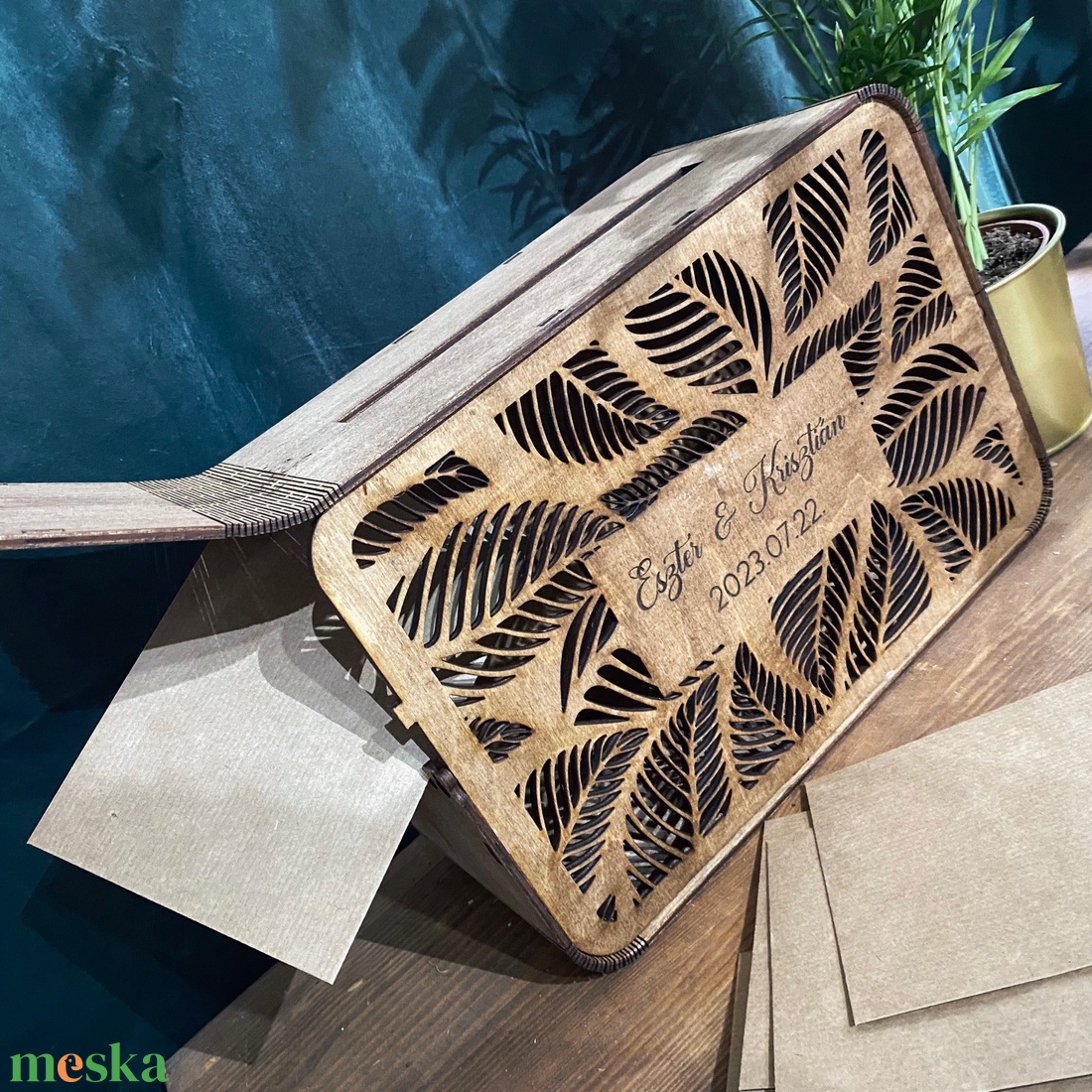 Borítékgyűjtő doboz levél mintás - Retró - Pénzgyűjtő - Esküvőre  - esküvő - dekoráció - helyszíni dekor - Meska.hu