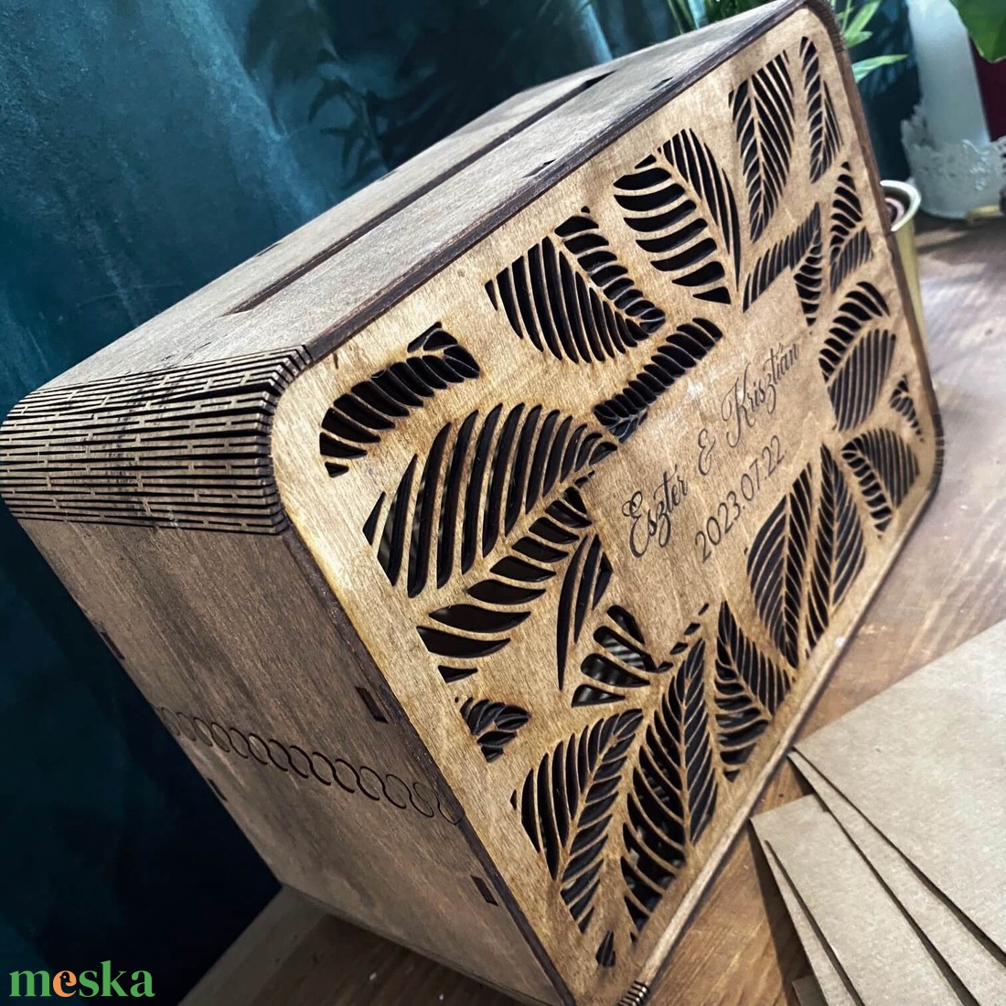 Borítékgyűjtő doboz - Levél mintás - Retró - esküvő - emlék & ajándék - nászajándék - esküvői pénzátadó doboz - Meska.hu