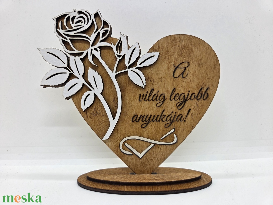 Anyák napjára - Fa gravírozott szív dísz rózsával � egyedi felirattal - otthon & életmód - virágdekoráció - virágdíszek - lézervágott virágdíszek - Meska.hu