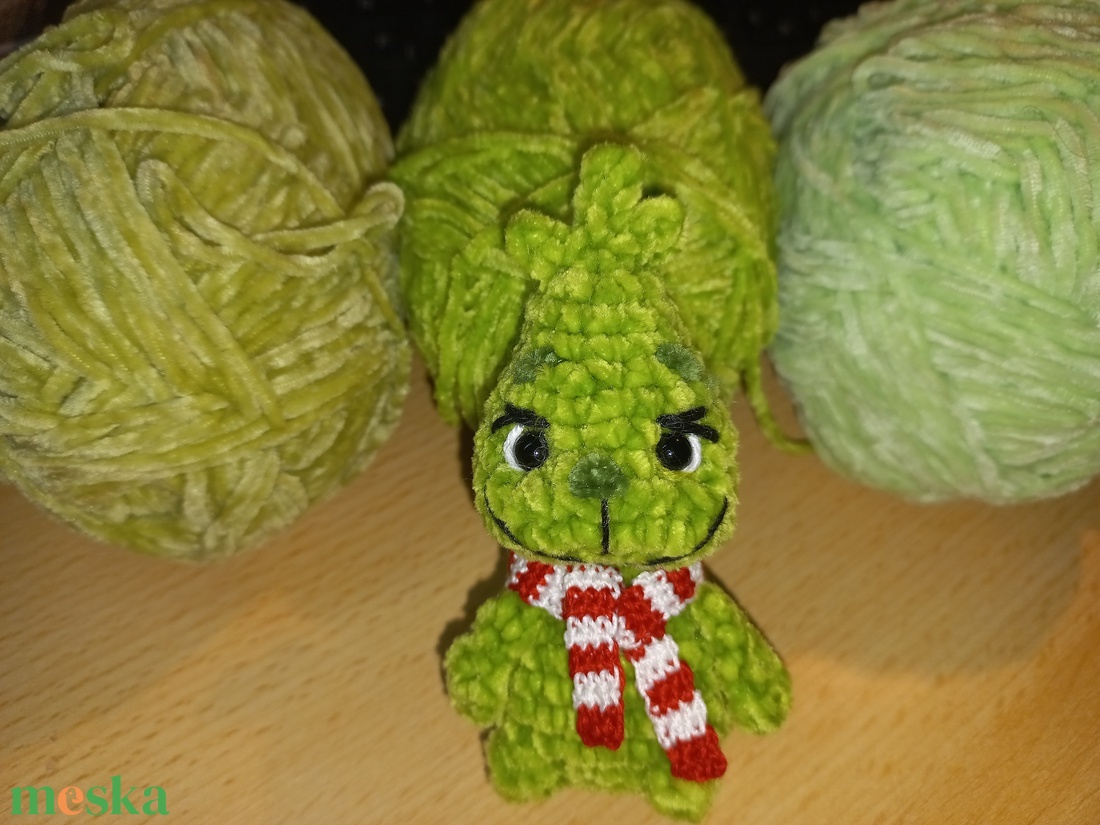 Bébi Grincs, horgolt figura, 10 cm - táska & tok - kulcstartó & táskadísz - kulcstartó - Meska.hu