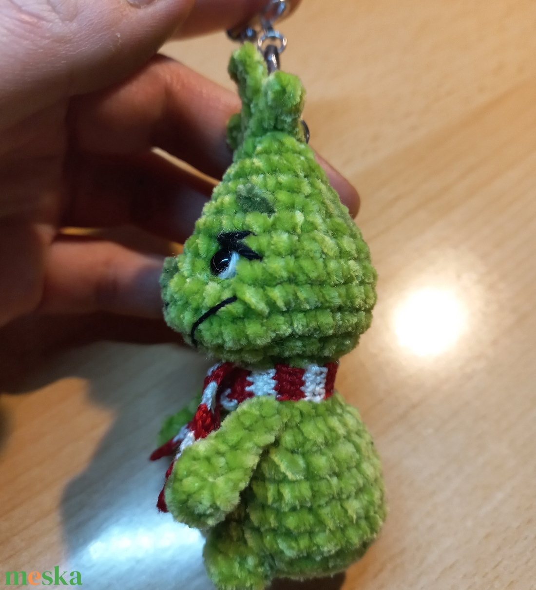 Bébi Grincs, horgolt figura, 10 cm - táska & tok - kulcstartó & táskadísz - kulcstartó - Meska.hu