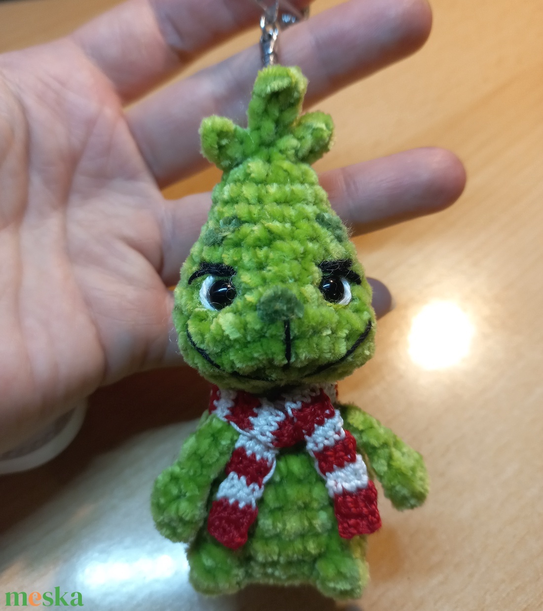 Bébi Grincs, horgolt figura, 10 cm - táska & tok - kulcstartó & táskadísz - kulcstartó - Meska.hu