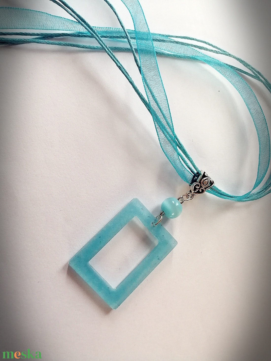 üveggyanta medál kék szalagon - ékszer - nyaklánc - medál - Meska.hu