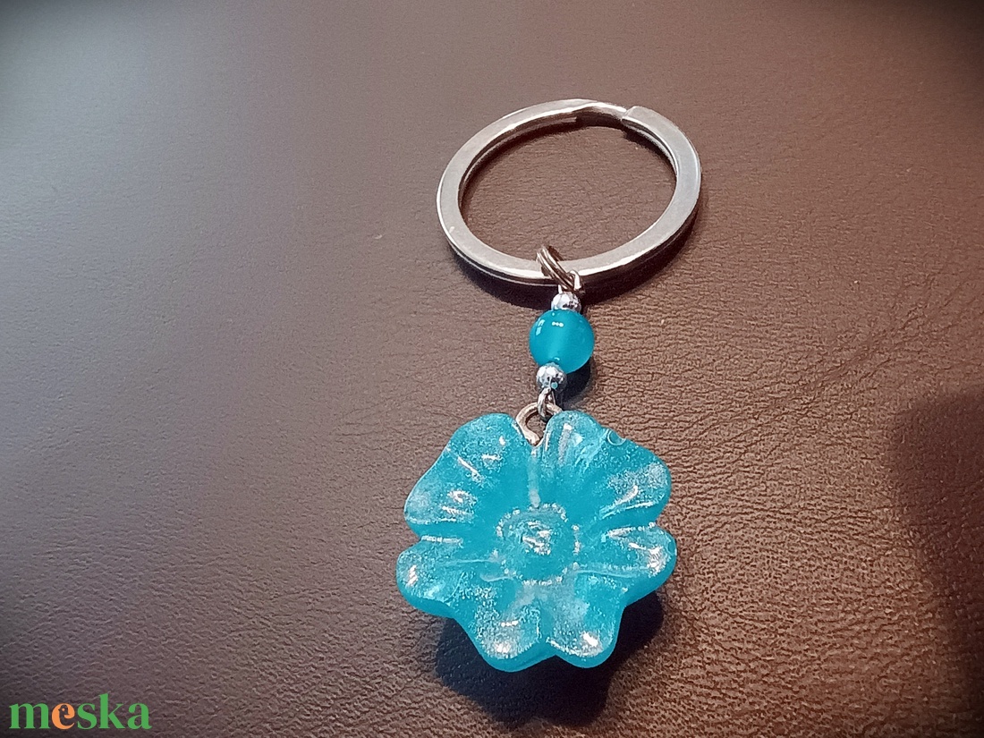 Virágos kulcstartó - táska & tok - kulcstartó & táskadísz - kulcstartó - Meska.hu