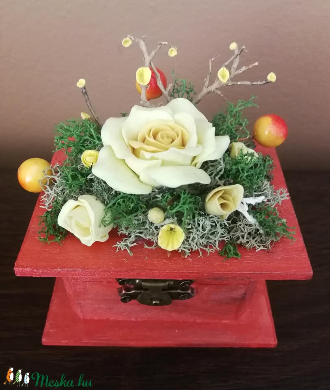 Fa ékszerdoboz,rózsa agyagvirágokkal díszítve - ékszer - ékszertartó - ékszerdoboz - Meska.hu Fa ékszerdoboz,rózsa agyagvirágokkal díszítve - ékszer - ékszertartó - ékszerdoboz - Meska.hu