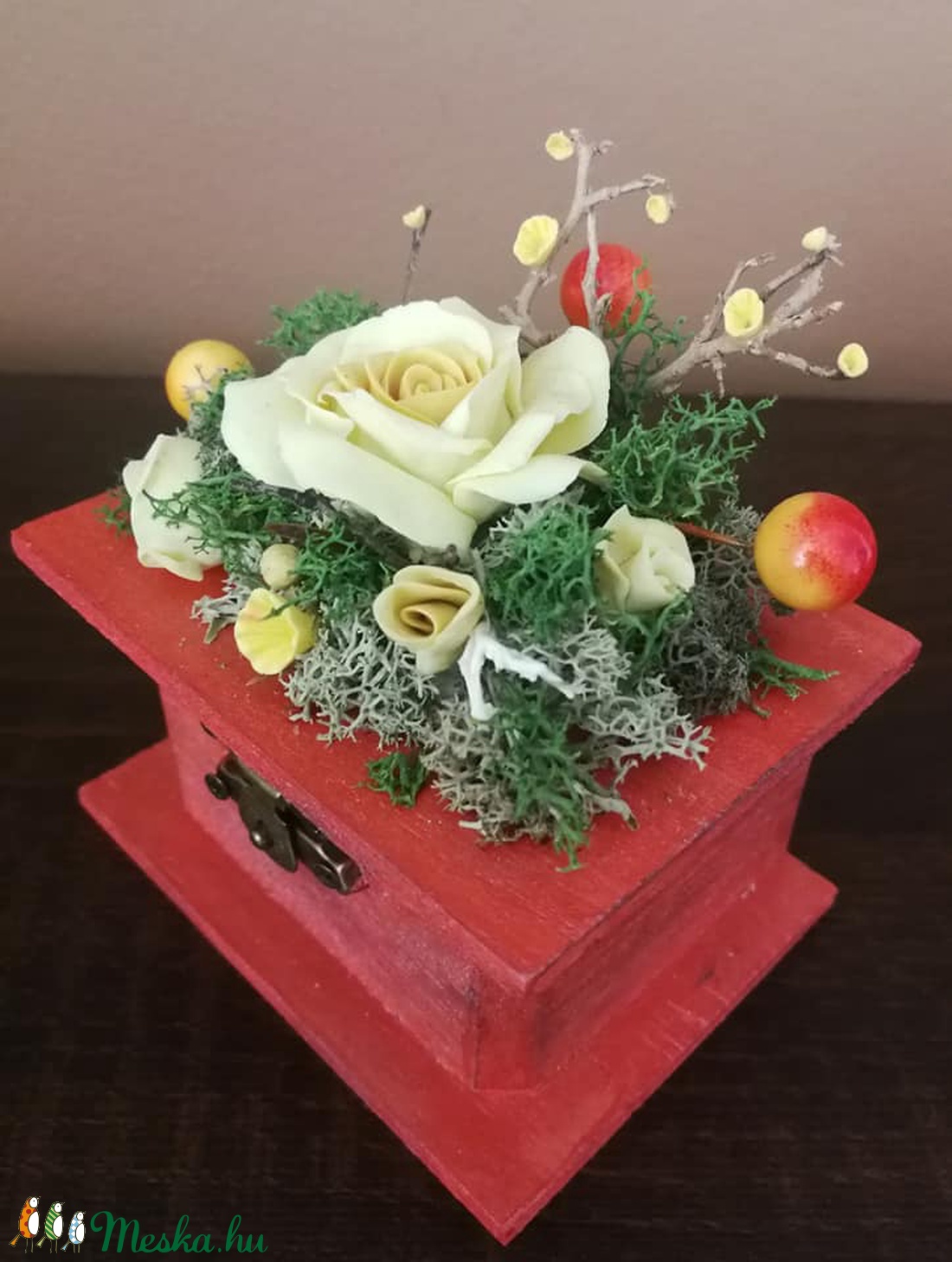 Fa ékszerdoboz,rózsa agyagvirágokkal díszítve - ékszer - ékszertartó - ékszerdoboz - Meska.hu Fa ékszerdoboz,rózsa agyagvirágokkal díszítve - ékszer - ékszertartó - ékszerdoboz - Meska.hu