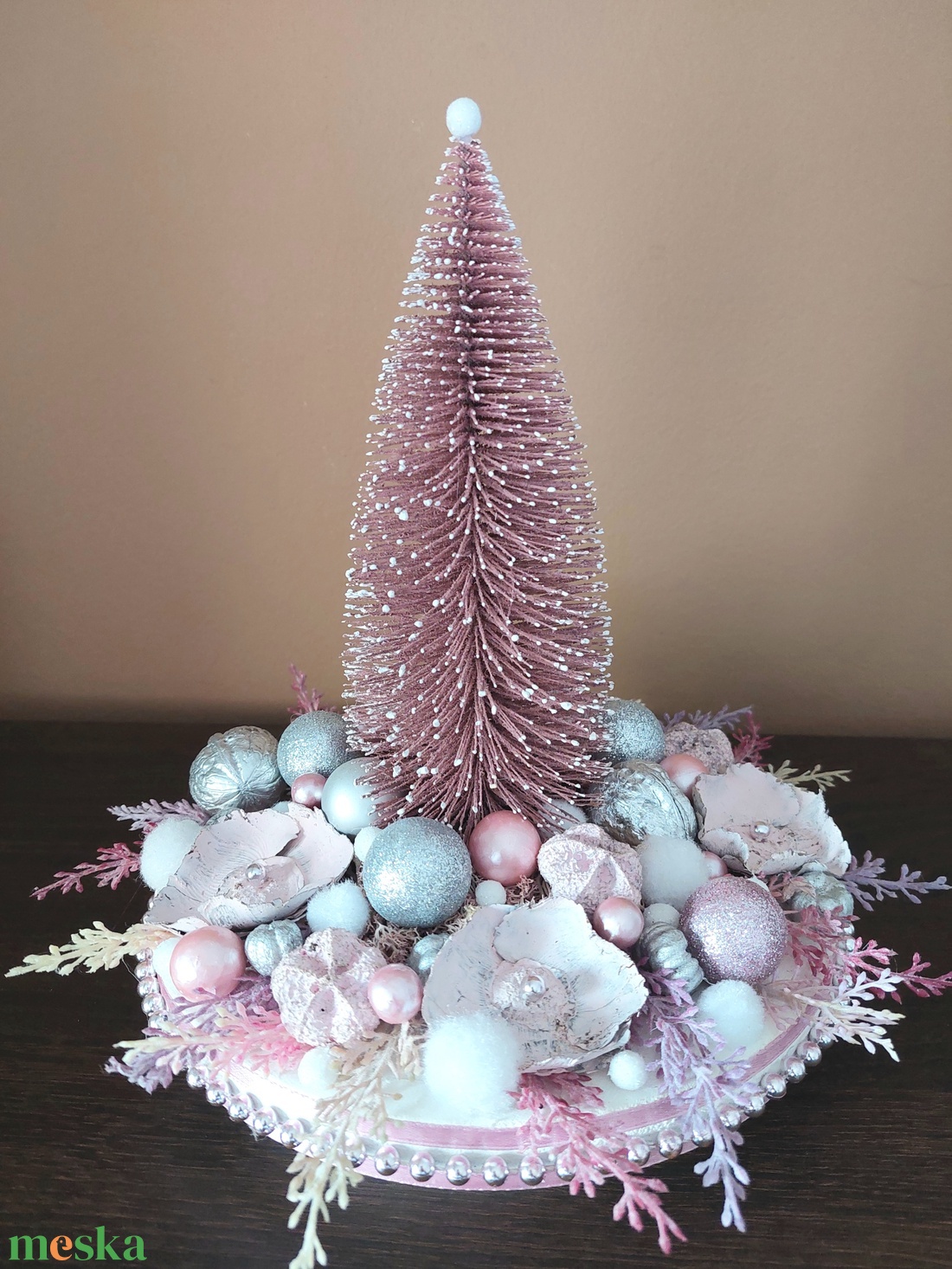 Különleges ünnepi asztaldísz...az ezüstös színvilág kedvelőinek ! - karácsony - adventi díszek - adventi gyertyadíszek és koszorúdíszek - Meska.hu Különleges ünnepi asztaldísz...az ezüstös színvilág kedvelőinek ! - karácsony - adventi díszek - adventi gyertyadíszek és koszorúdíszek - Meska.hu