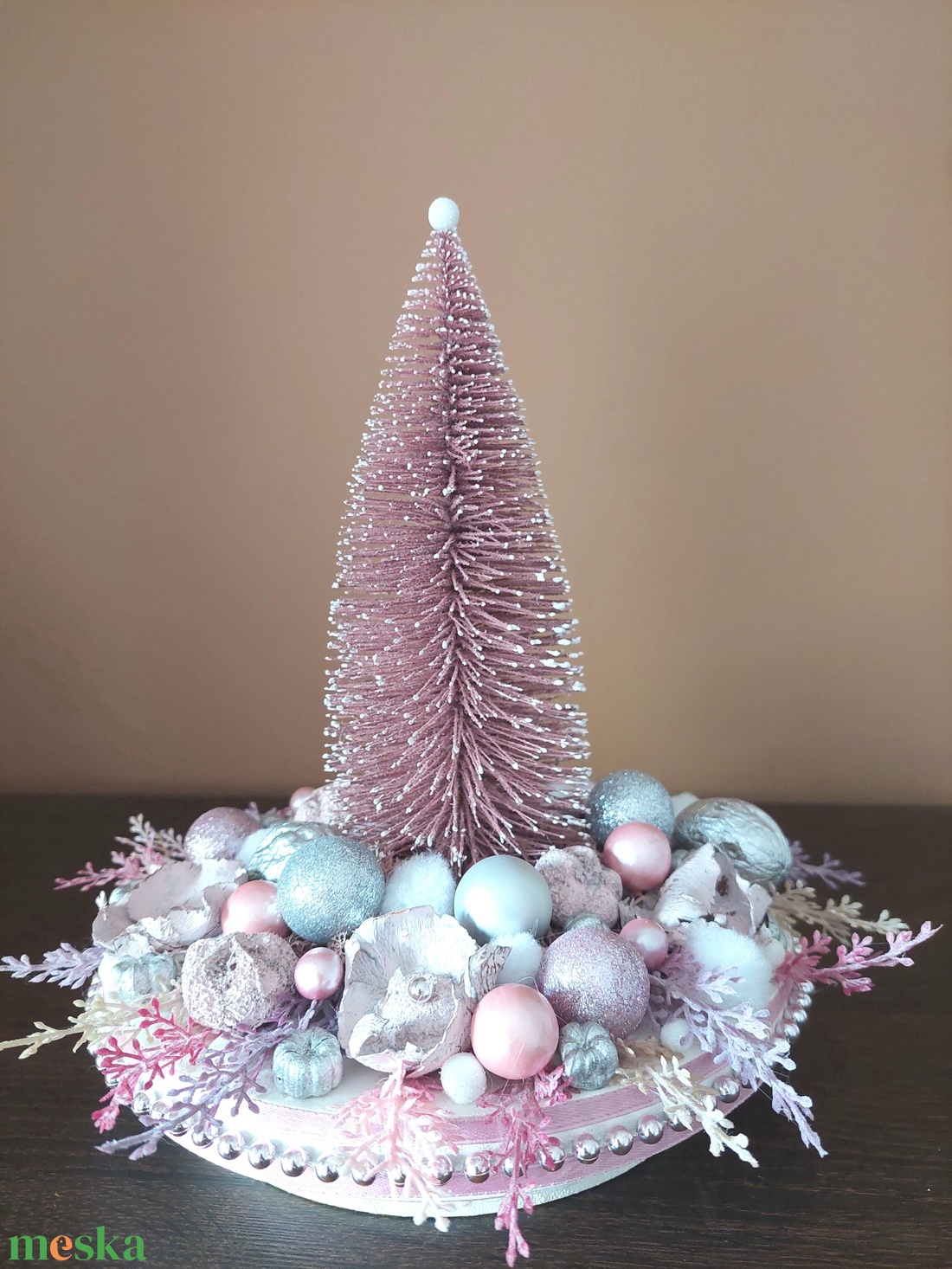 Különleges ünnepi asztaldísz...az ezüstös színvilág kedvelőinek ! - karácsony - adventi díszek - adventi gyertyadíszek és koszorúdíszek - Meska.hu Különleges ünnepi asztaldísz...az ezüstös színvilág kedvelőinek ! - karácsony - adventi díszek - adventi gyertyadíszek és koszorúdíszek - Meska.hu