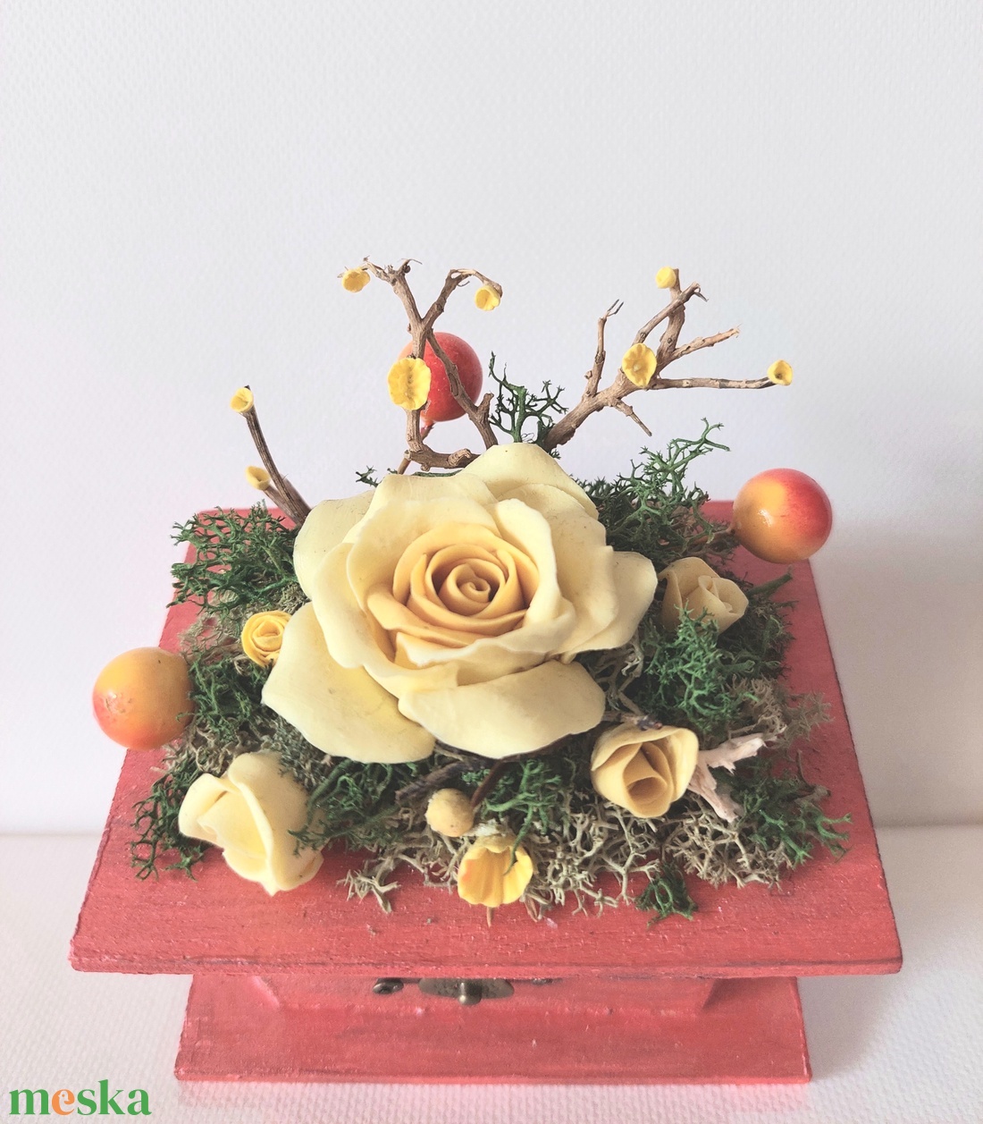 Fa ékszerdoboz,rózsa agyagvirágokkal díszítve - ékszer - ékszertartó - ékszerdoboz - Meska.hu Fa ékszerdoboz,rózsa agyagvirágokkal díszítve - ékszer - ékszertartó - ékszerdoboz - Meska.hu