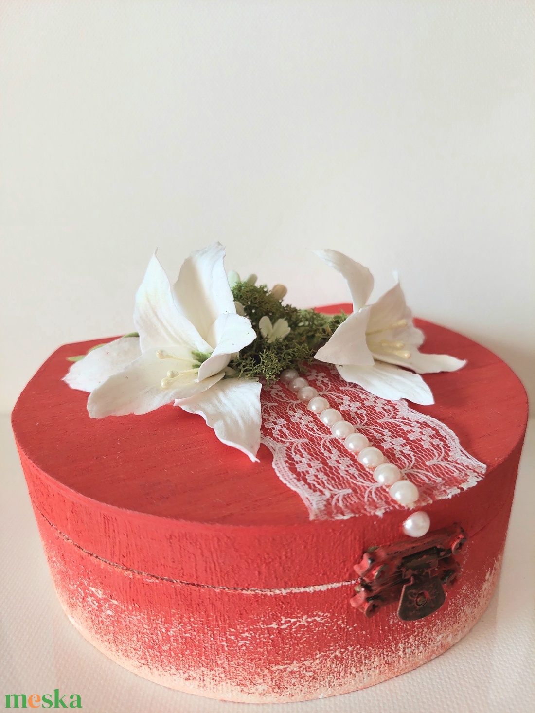 Különleges ékszerdoboz, fehér liliom agyagvirágokkal díszítve ! - ékszer - ékszertartó - ékszerdoboz - Meska.hu Különleges ékszerdoboz, fehér liliom agyagvirágokkal díszítve ! - ékszer - ékszertartó - ékszerdoboz - Meska.hu
