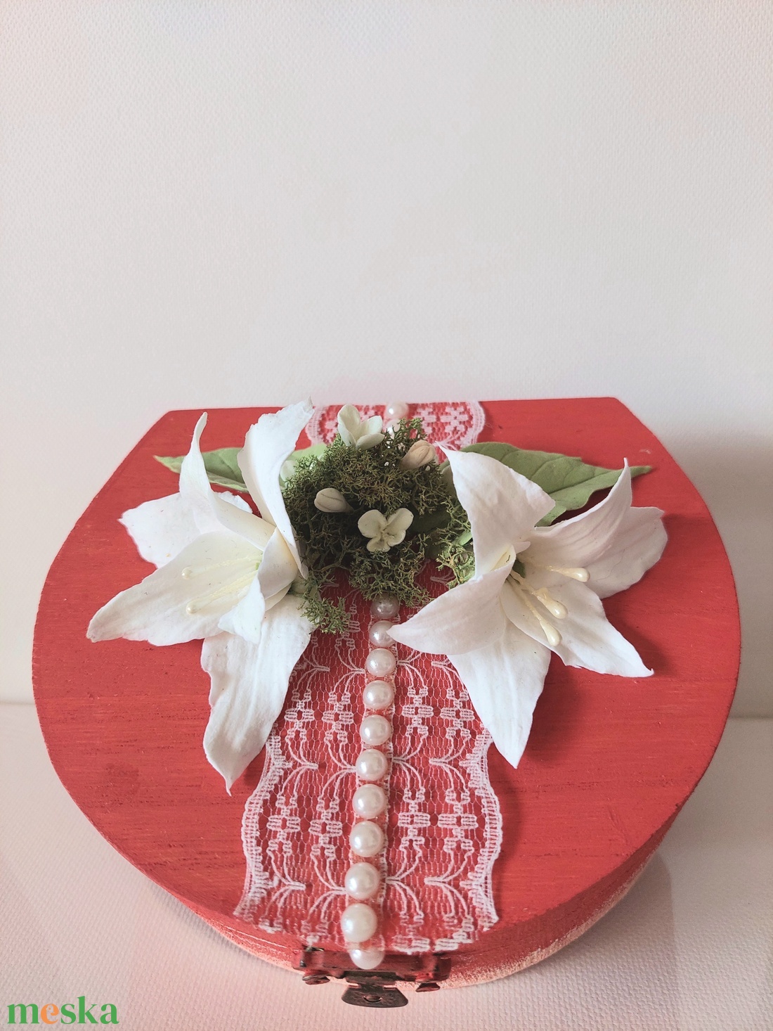 Különleges ékszerdoboz, fehér liliom agyagvirágokkal díszítve ! - ékszer - ékszertartó - ékszerdoboz - Meska.hu Különleges ékszerdoboz, fehér liliom agyagvirágokkal díszítve ! - ékszer - ékszertartó - ékszerdoboz - Meska.hu