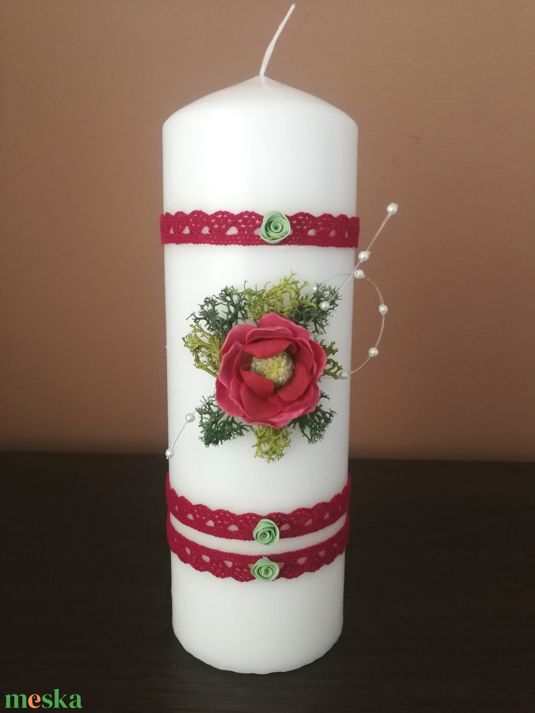 Fehér dekor - gyertya , piros , agyagvirágokkal díszítve - otthon & életmód - gyertya, illat, aroma - gyertya - Meska.hu Fehér dekor - gyertya , piros , agyagvirágokkal díszítve - otthon & életmód - gyertya, illat, aroma - gyertya - Meska.hu