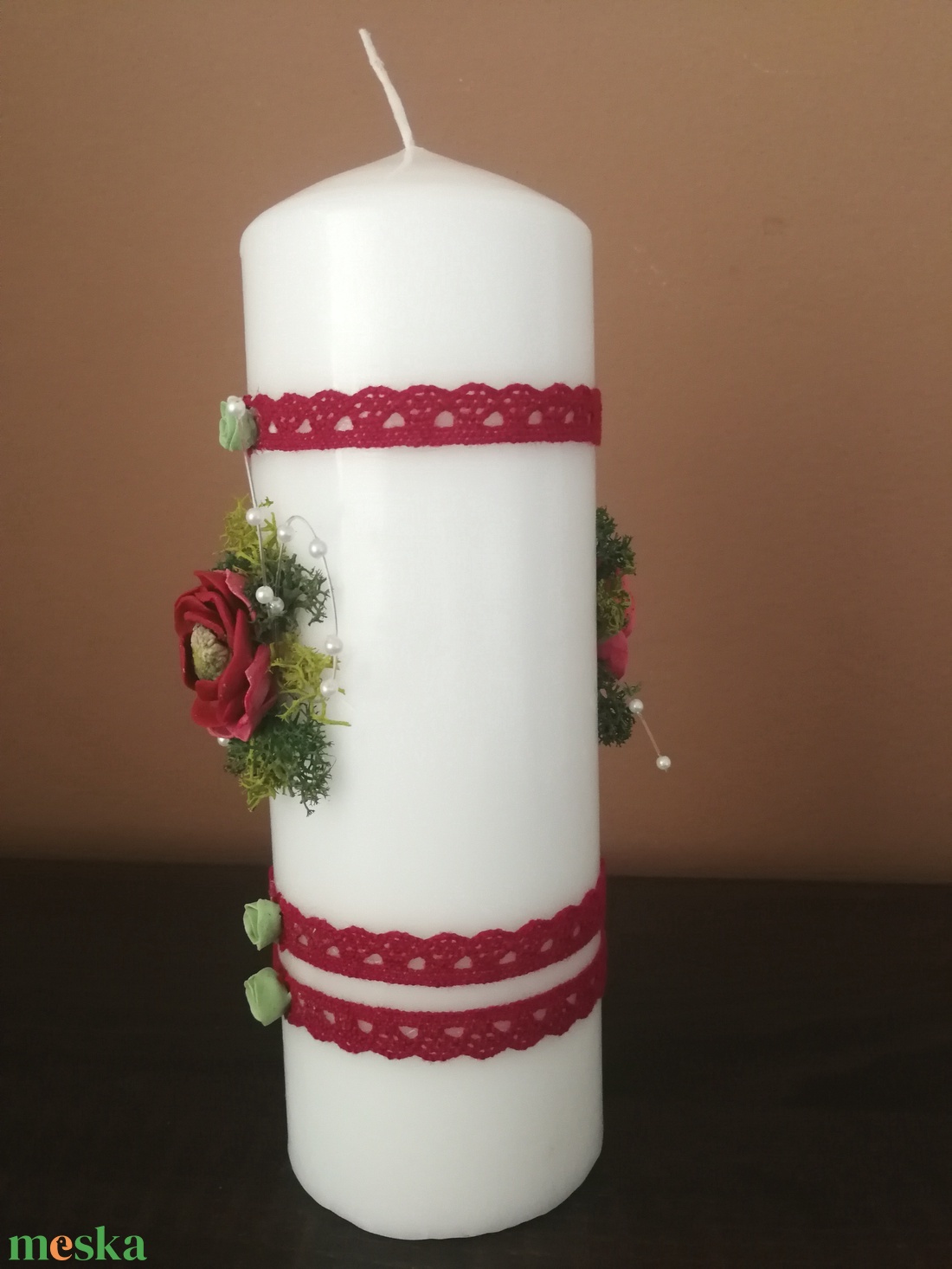 Fehér dekor - gyertya , piros , agyagvirágokkal díszítve - otthon & életmód - gyertya, illat, aroma - gyertya - Meska.hu Fehér dekor - gyertya , piros , agyagvirágokkal díszítve - otthon & életmód - gyertya, illat, aroma - gyertya - Meska.hu