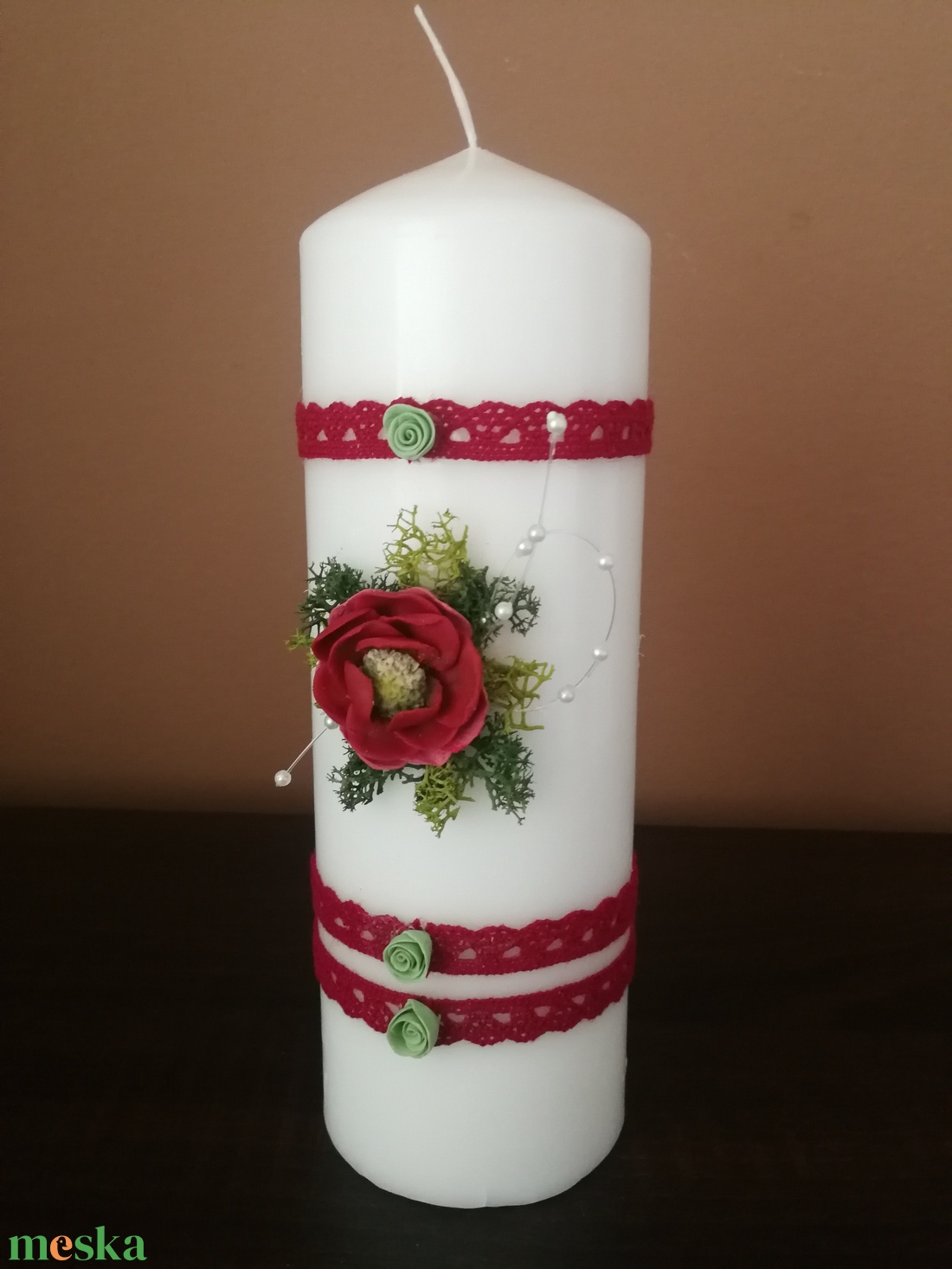 Fehér dekor - gyertya , piros , agyagvirágokkal díszítve - otthon & életmód - gyertya, illat, aroma - gyertya - Meska.hu Fehér dekor - gyertya , piros , agyagvirágokkal díszítve - otthon & életmód - gyertya, illat, aroma - gyertya - Meska.hu