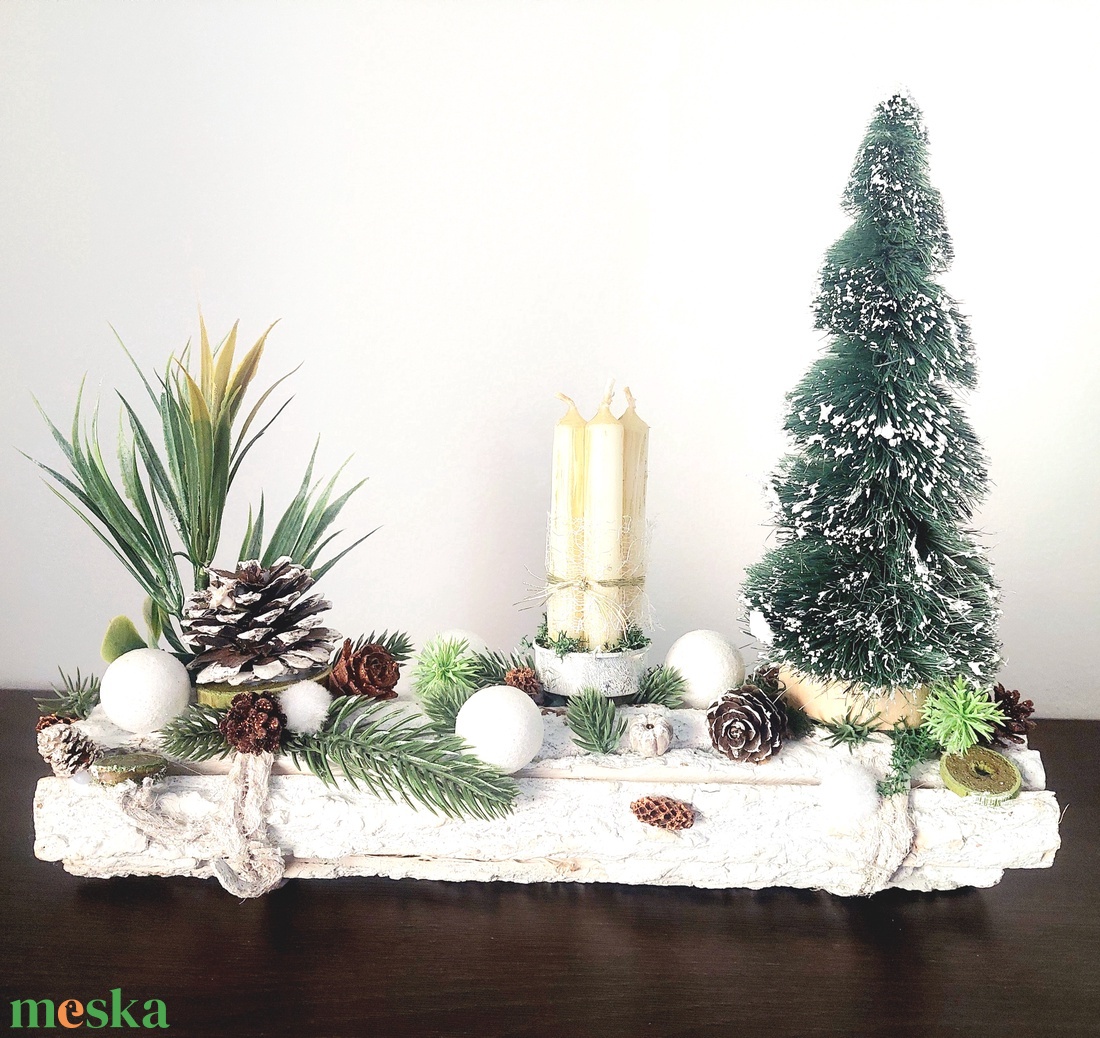 Különleges ünnepi asztaldísz...a zöld-fehér színvilág kedvelőinek !  - karácsony - adventi díszek - adventi gyertyadíszek és koszorúdíszek - Meska.hu