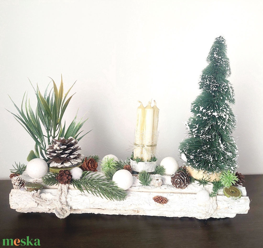 Különleges ünnepi asztaldísz...a zöld-fehér színvilág kedvelőinek !  - karácsony - adventi díszek - adventi gyertyadíszek és koszorúdíszek - Meska.hu