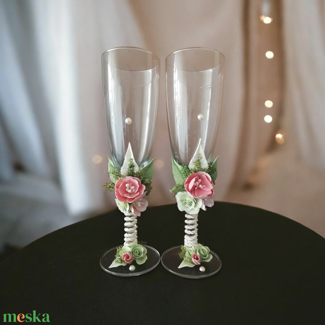 Egyedi esküvői pezsgőspoharak...  agyagvirágokkal díszítve ! - esküvő - dekoráció - tálalás - Meska.hu