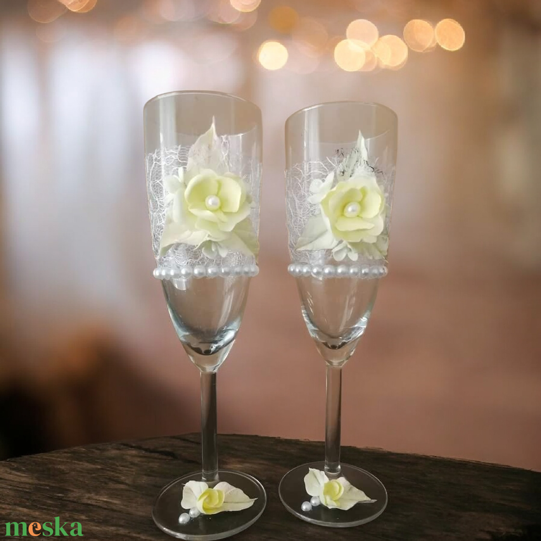 Egyedi esküvői pezsgőspoharak...  agyagvirágokkal díszítve ! - esküvő - dekoráció - tálalás - Meska.hu