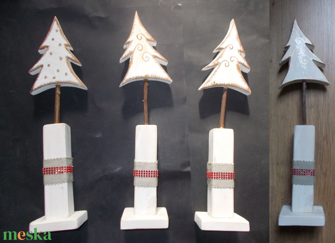 Talpas fehér fenyő arany szegéllyel - karácsony - karácsonyi lakásdekoráció - karácsonyi lakásdíszek - Meska.hu