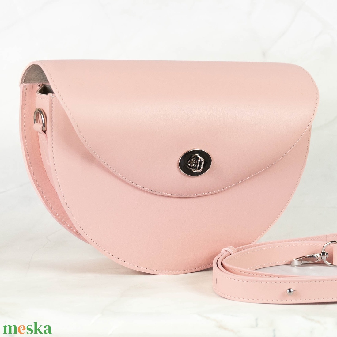 Babarózsaszín juhbőr crossbody - táska & tok - kézitáska & válltáska - vállon átvethető táska - Meska.hu Babarózsaszín juhbőr crossbody - táska & tok - kézitáska & válltáska - vállon átvethető táska - Meska.hu