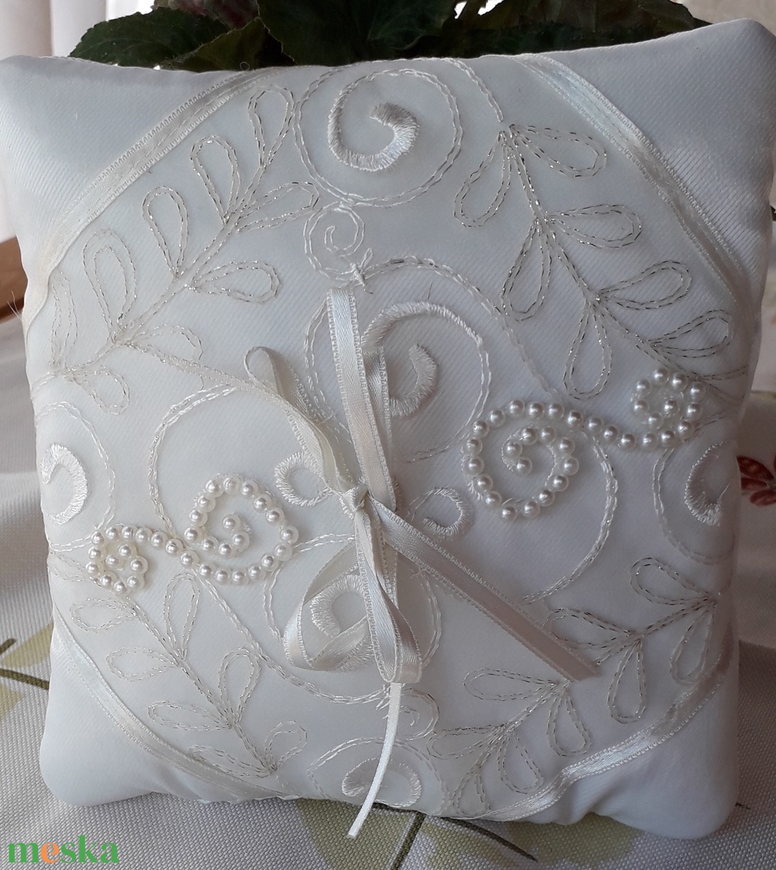 Tört-fehér gyürüpárna - esküvő - kiegészítők - gyűrűtartó & gyűrűpárna - Meska.hu