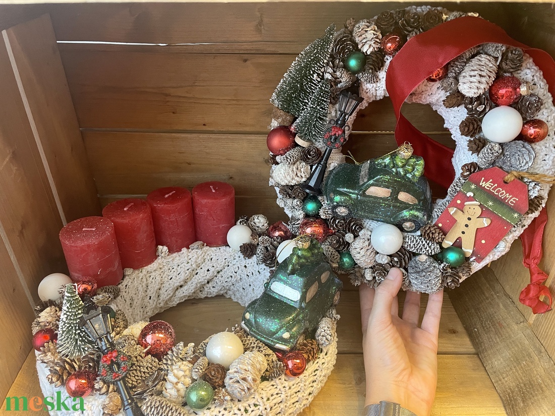 Karácsonyi kisautós adventi kopogtató - karácsony - adventi díszek - adventi asztaldísz - Meska.hu