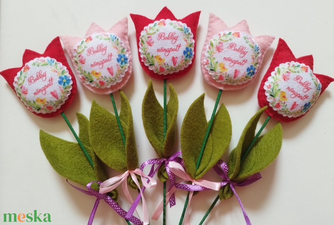 Nőnapra filc tulipán vegyes színben (5 darab) - otthon & életmód - dekoráció - virágdísz és tartó - csokor & virágdísz - Meska.hu