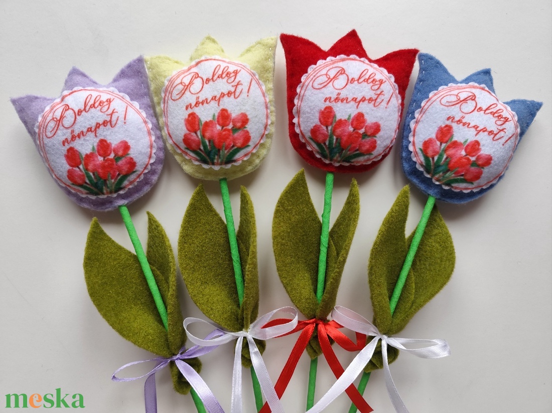 Nőnapra filc tulipán (4 darab) - otthon & életmód - dekoráció - virágdísz és tartó - csokor & virágdísz - Meska.hu