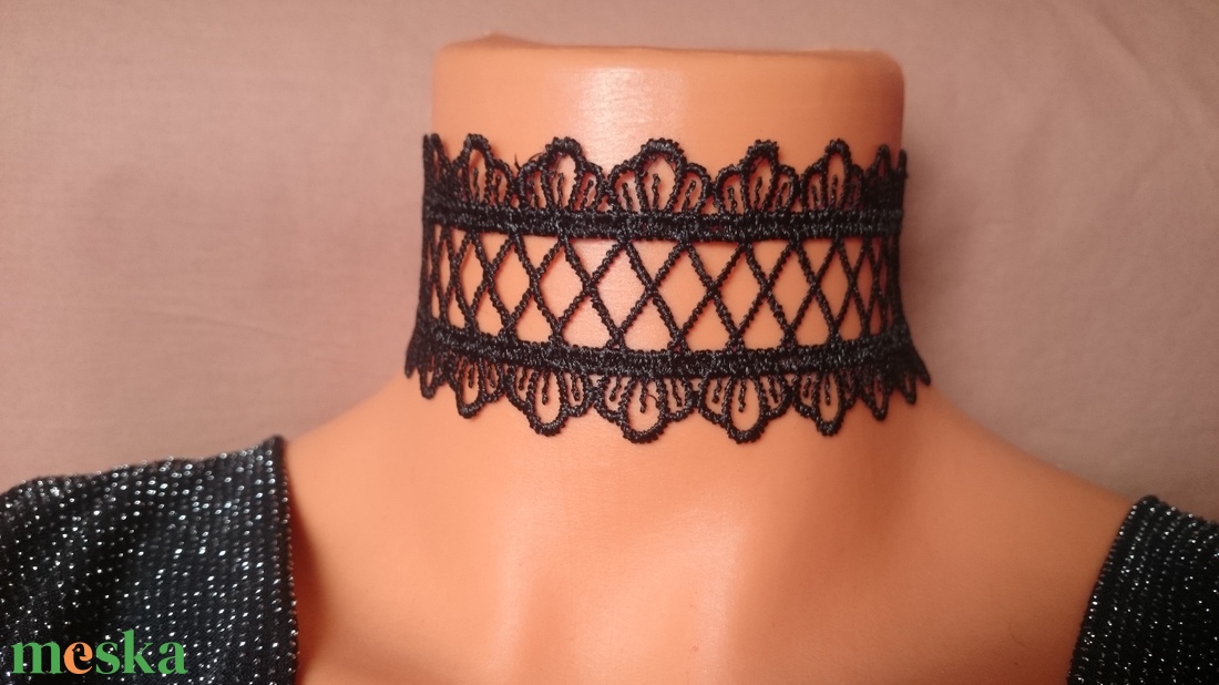 Csipke fekete áttört nyakék nyaklánc choker Halloween - ékszer - nyaklánc - nyakpánt, gallér - Meska.hu Csipke fekete áttört nyakék nyaklánc choker Halloween - ékszer - nyaklánc - nyakpánt, gallér - Meska.hu