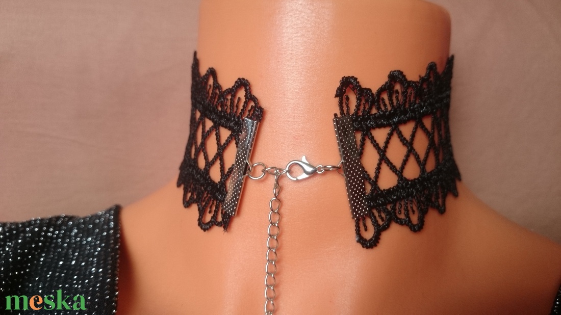 Csipke fekete áttört nyakék nyaklánc choker Halloween - ékszer - nyaklánc - nyakpánt, gallér - Meska.hu Csipke fekete áttört nyakék nyaklánc choker Halloween - ékszer - nyaklánc - nyakpánt, gallér - Meska.hu