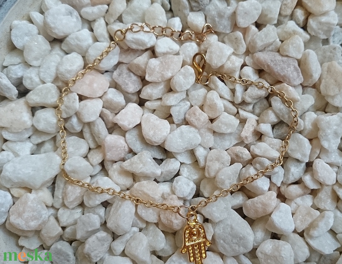 Fatima keze Hamsa kéz medálos arany színű bokalánc - ékszer - lábdísz és testékszer - bokalánc - Meska.hu Fatima keze Hamsa kéz medálos arany színű bokalánc - ékszer - lábdísz és testékszer - bokalánc - Meska.hu